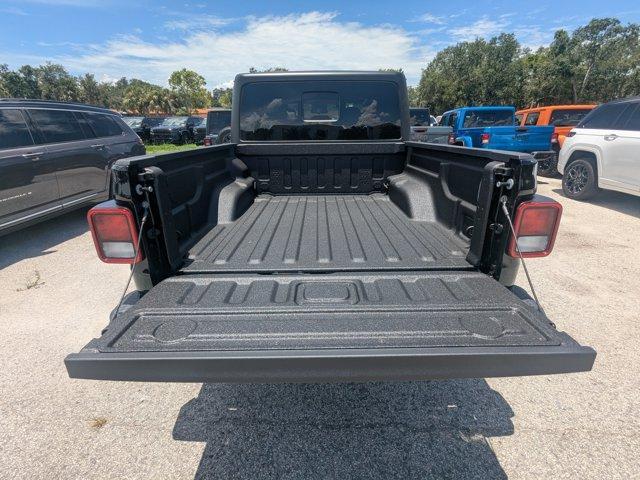 Photo of 2025 Black Clearcoat Jeep Gladiator