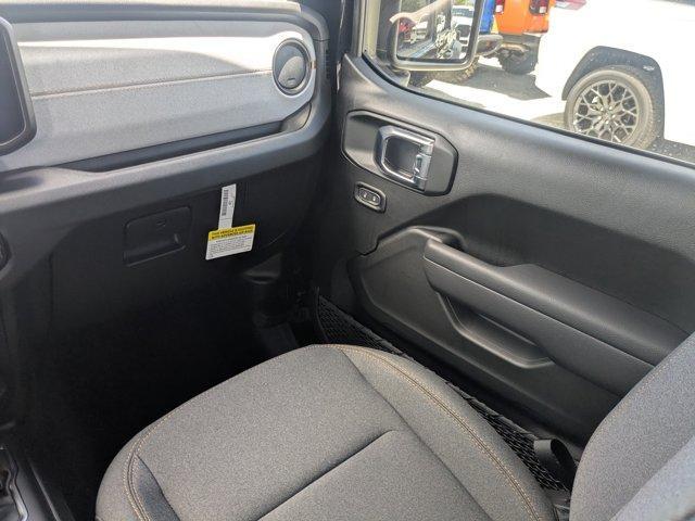 Photo of 2025 Black Clearcoat Jeep Gladiator