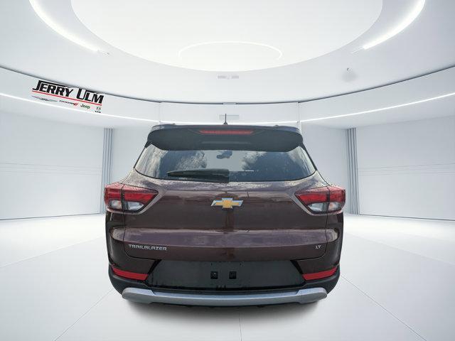 Photo of 2023 Mahogany Red Metallic Chevrolet Trailblazer