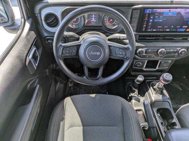 Photo of 2024 Black Clearcoat Jeep Gladiator