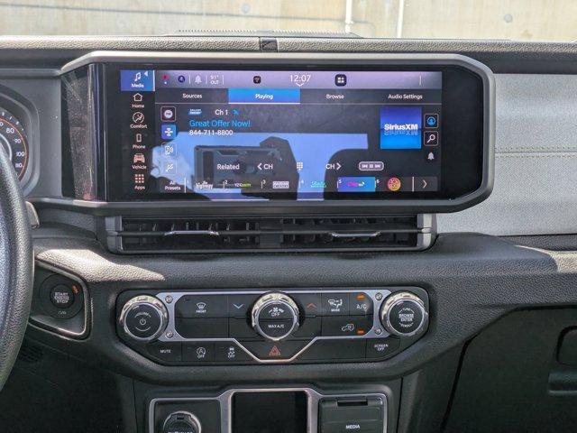 Photo of 2024 Black Clearcoat Jeep Gladiator
