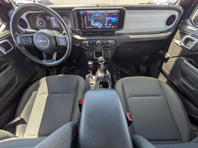 Photo of 2024 Black Clearcoat Jeep Gladiator