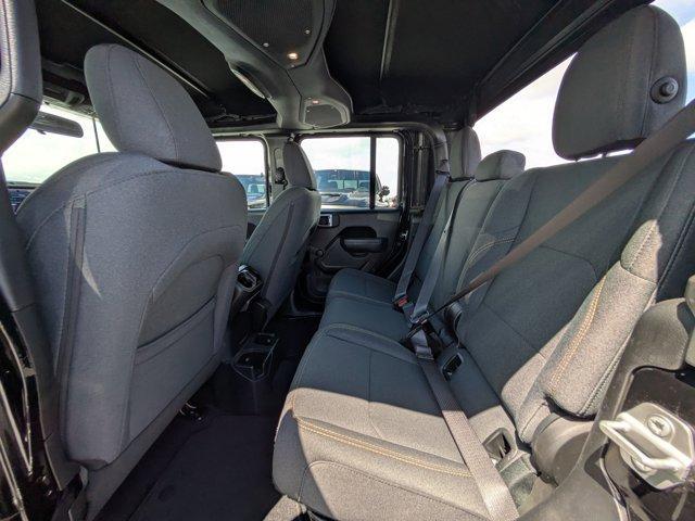 Photo of 2024 Black Clearcoat Jeep Gladiator