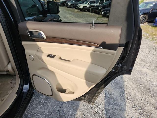 Photo of 2017 Diamond Black Jeep Grand Cherokee