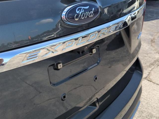 Photo of 2016 Guard Metallic Ford Explorer