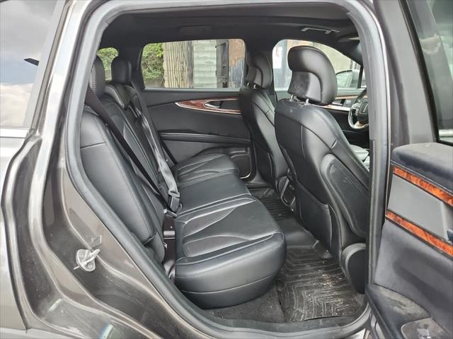 Photo of 2019 Magnetic Gray Metallic Lincoln Nautilus