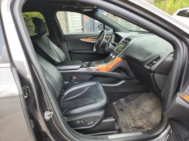 Photo of 2019 Magnetic Gray Metallic Lincoln Nautilus