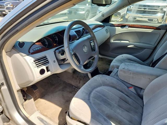 Photo of 2008 Platinum Metallic Buick Lucerne
