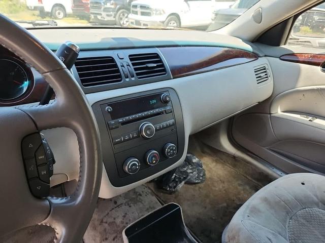 Photo of 2008 Platinum Metallic Buick Lucerne