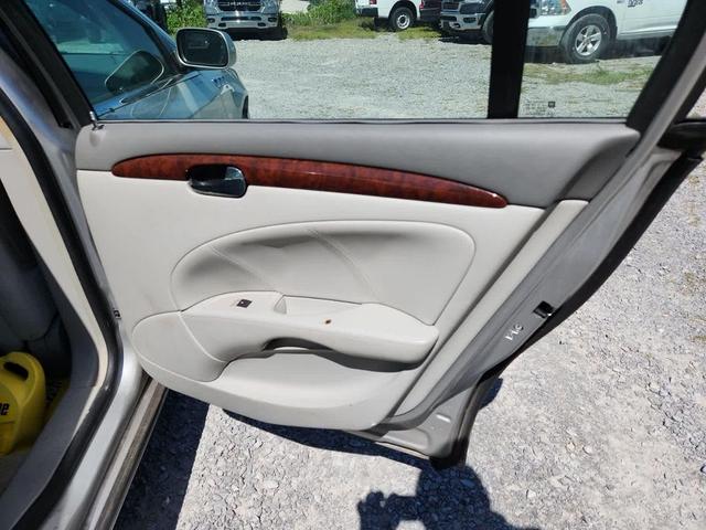 Photo of 2008 Platinum Metallic Buick Lucerne