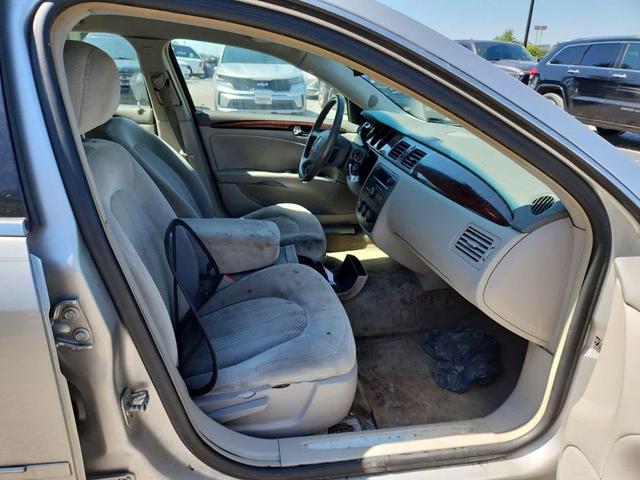 Photo of 2008 Platinum Metallic Buick Lucerne