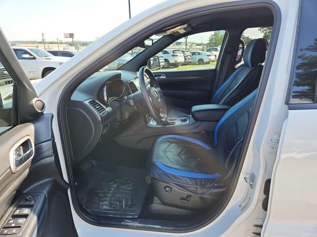 Photo of 2019 Bright White Clearcoat Jeep Grand Cherokee