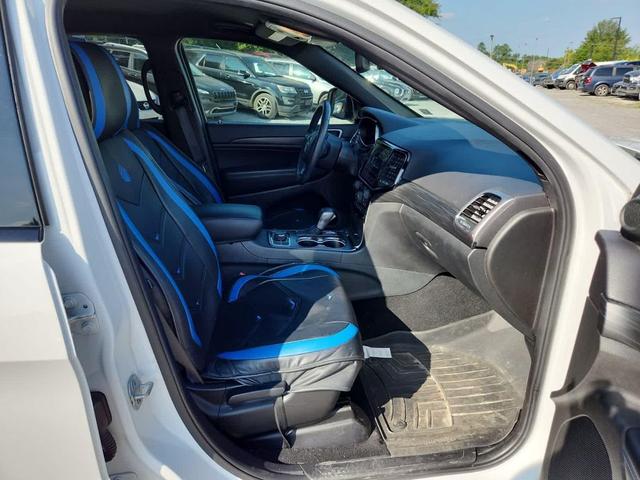 Photo of 2019 Bright White Clearcoat Jeep Grand Cherokee
