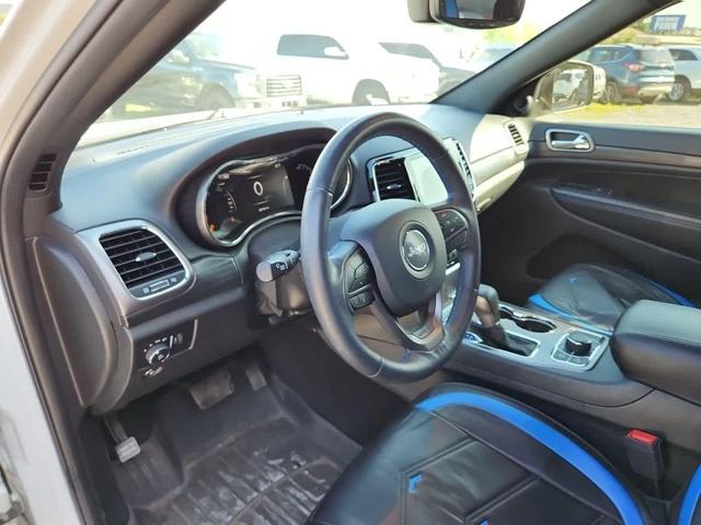 Photo of 2019 Bright White Clearcoat Jeep Grand Cherokee