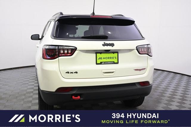 Photo of 2018 White Clearcoat Jeep Compass