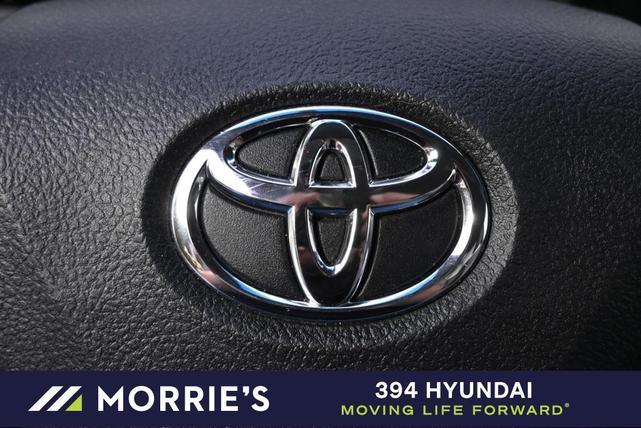 Photo of 2016 Celestial Silver Metallic Toyota Camry Hybrid
