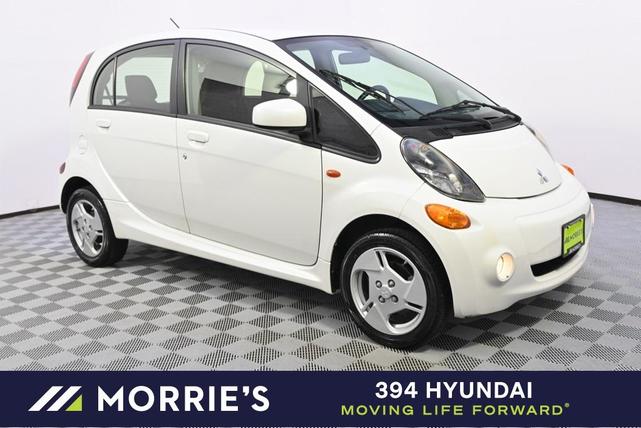 Photo of 2016 Diamond White Pearl Mitsubishi i-MiEV