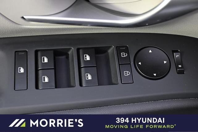 Photo of 2025 White Pearl Hyundai TUCSON
