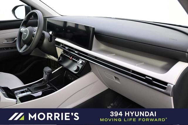 Photo of 2025 White Pearl Hyundai TUCSON