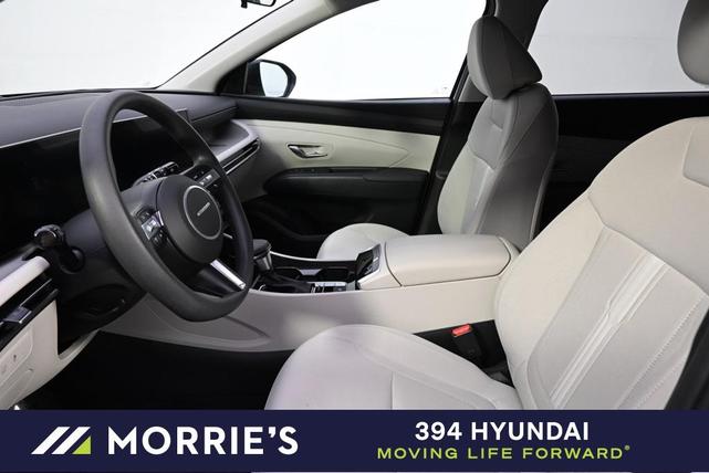 Photo of 2025 White Pearl Hyundai TUCSON