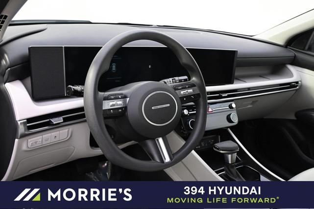 Photo of 2025 White Pearl Hyundai TUCSON