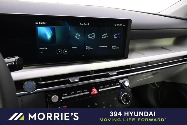 Photo of 2025 White Pearl Hyundai TUCSON