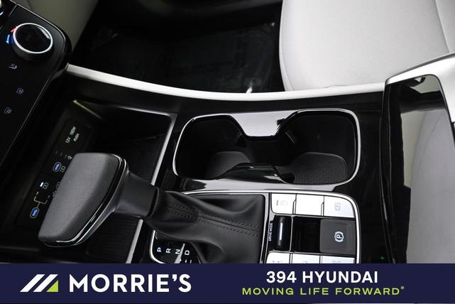 Photo of 2025 White Pearl Hyundai TUCSON