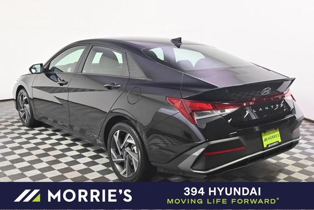 Photo of 2025 Black Hyundai ELANTRA