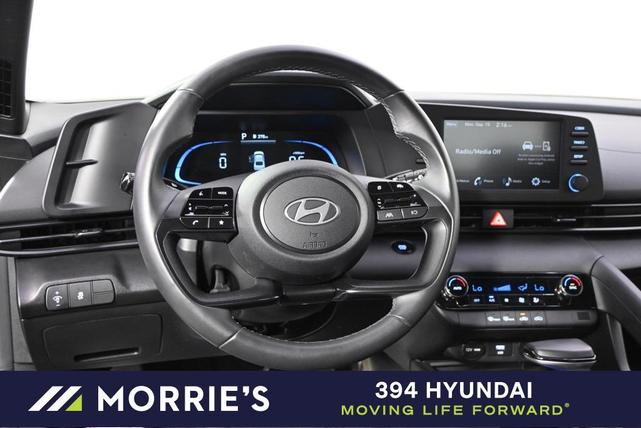 Photo of 2025 Black Hyundai ELANTRA