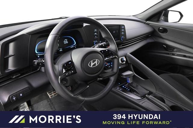 Photo of 2025 Black Hyundai ELANTRA