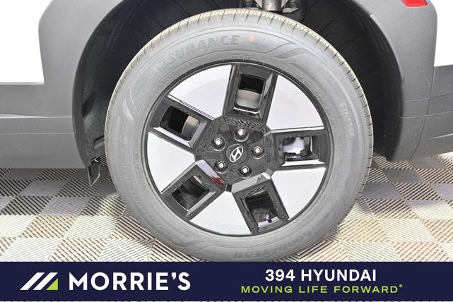 Photo of 2025 White Hyundai SANTA FE HEV