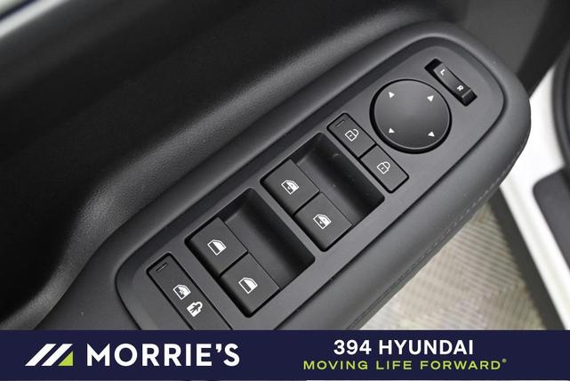 Photo of 2025 White Hyundai SANTA FE HEV