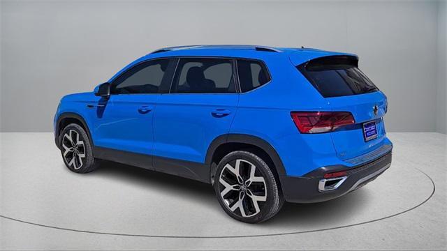 Photo of 2022 Cornflower Blue Volkswagen Taos