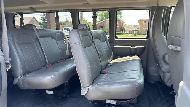 Photo of 2015 Summit White Chevrolet Express 3500