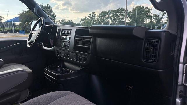 Photo of 2016 Sheer Silver Metallic Chevrolet Express 2500