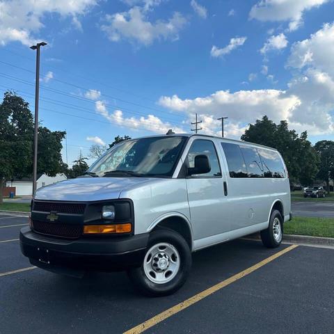 Photo of 2016 Sheer Silver Metallic Chevrolet Express 2500