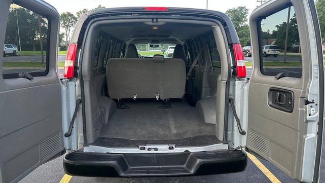 Photo of 2016 Sheer Silver Metallic Chevrolet Express 2500