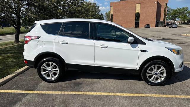 Photo of 2017 Oxford White Ford Escape