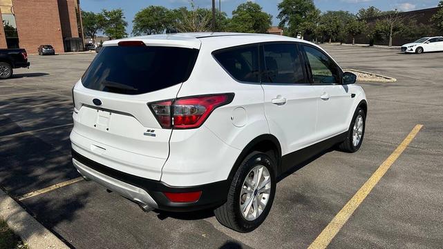 Photo of 2017 Oxford White Ford Escape