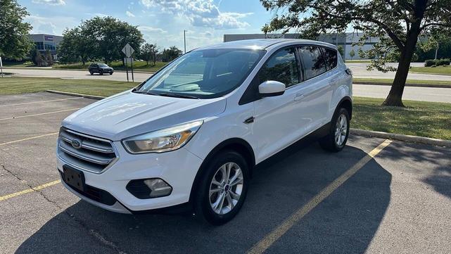 Photo of 2017 Oxford White Ford Escape