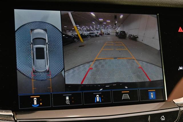Photo of 2025 Stellar Black Metallic Cadillac XT6