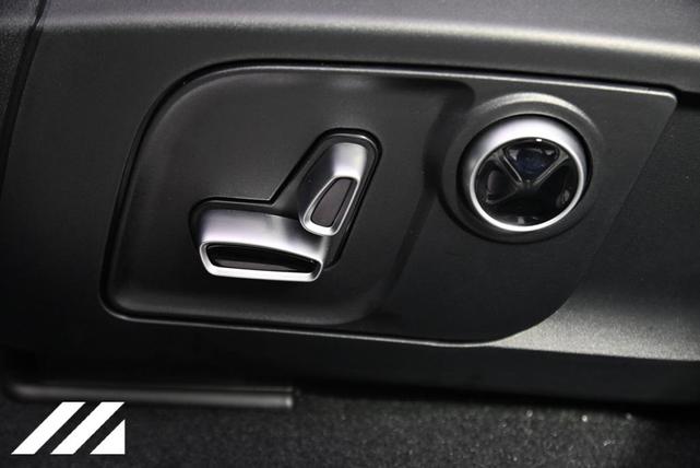 Photo of 2024 Blu Maserati Levante