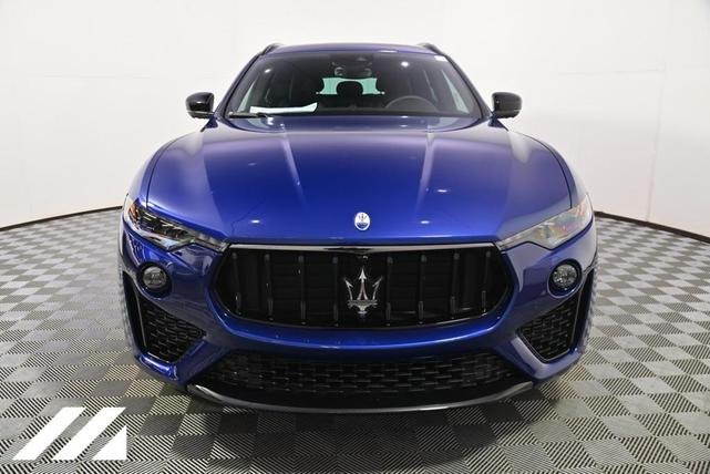 Photo of 2024 Blu Maserati Levante