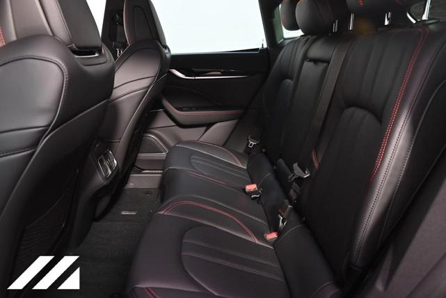 Photo of 2024 Blu Maserati Levante