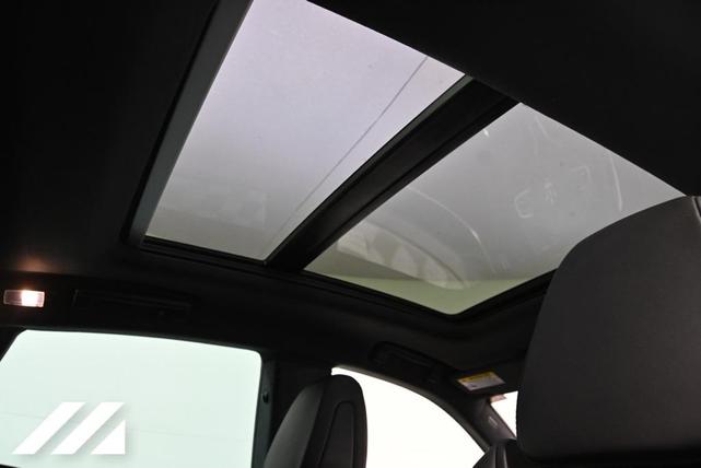 Photo of 2024 Blu Maserati Levante