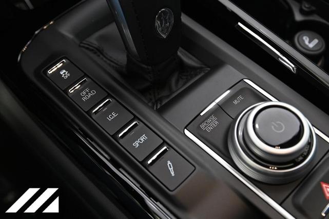 Photo of 2024 Blu Maserati Levante