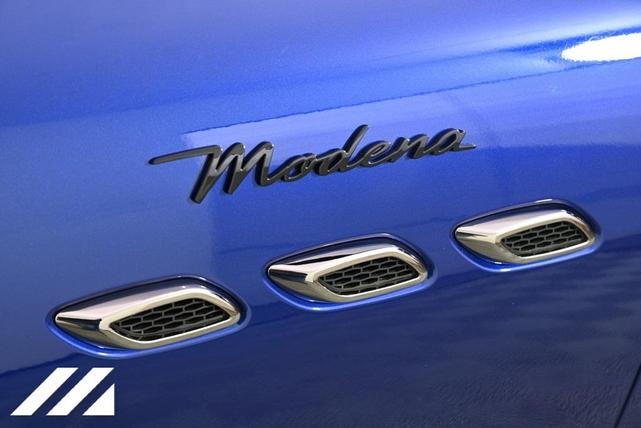 Photo of 2024 Blu Maserati Levante