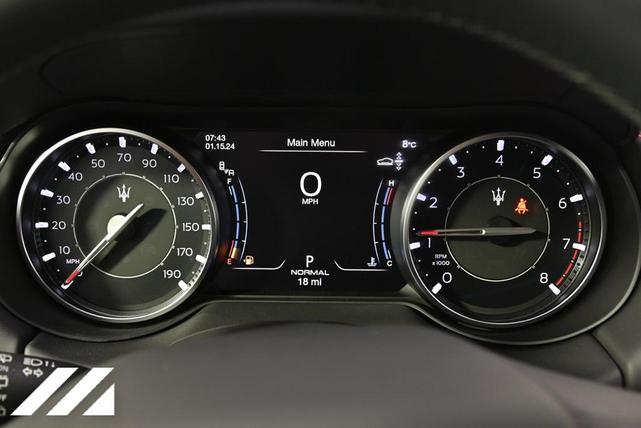 Photo of 2024 Blu Maserati Levante