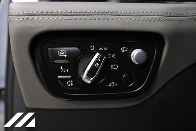 Photo of 2023 Extreme Silver Bentley Bentayga