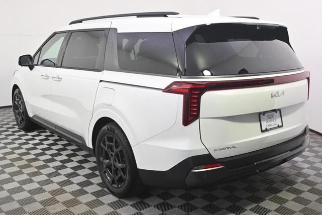 Photo of 2025 Snow White Pearl Kia Carnival